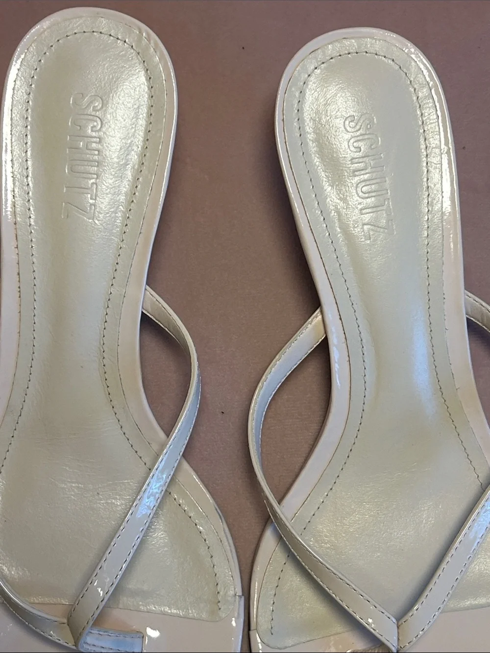 SCHUTZ CAROLYN 50MM LEATHER KITTEN-HEEL THONG SANDALS VERY LIGHT PINK SIZE 9.5